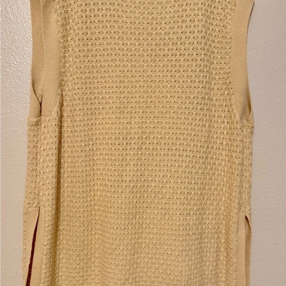 Eloquii V-Neck Sleeveless Cream Sweater - Picture 3 of 5